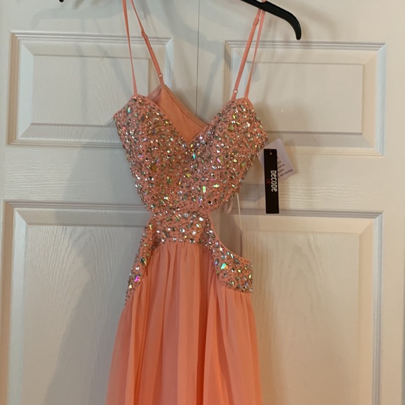 Decode peach size 2 jewel open side prom dress - Picture 2 of 3